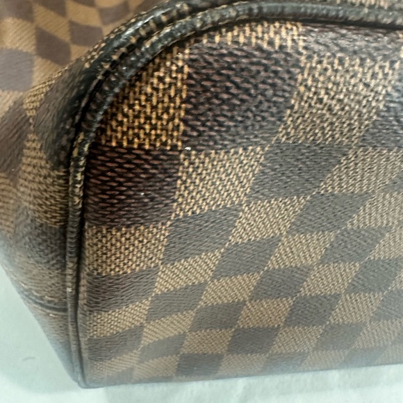 Louis Vuitton Neverfull MM - Picture 7 of 8
